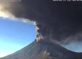 Suspenden operaciones en el Aeropuerto de Puebla por actividad del Popocatépetl