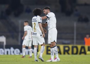 Los Pumas brillan en casa ante Santos