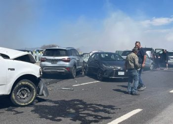 Quema de pastizal provoca choque múltiple en la Toluca-Naucalpan
