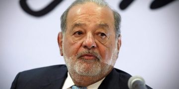 Carlos Slim descarta vender Telmex