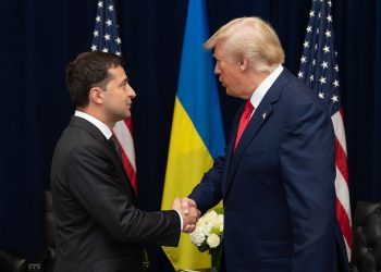 Zelenski vuelve a invitar a Trump a Ucrania; irían al frente de batalla