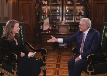Ordena INE modificar o eliminar entrevista de AMLO con Inna Afinogenova