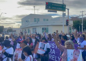 Mil mujeres se manifestan en Irapuato