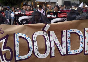 “Esto pasa por no recibirnos, por la insensibilidad de AMLO: Padre de normalista de Ayotzinapa