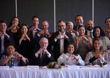 Clara Brugada sostiene reunión con el G9