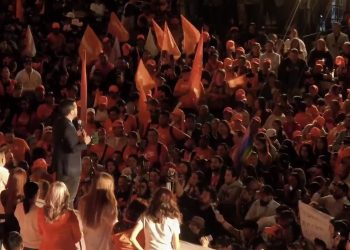 Álvarez Máynes inicia campaña con la promesa de pacificar al país