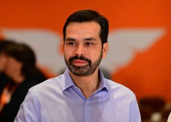 Máynez defiende la reducción de la jornada laboral en México