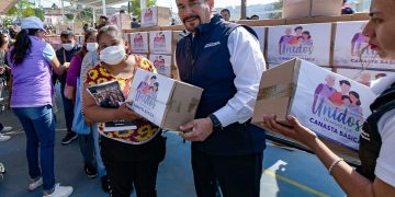 Entregan 15 mil 892 despensas en apoyo de familias atizapenses