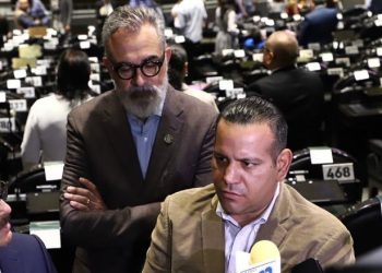 El diputado Fletes deja la diputación del PRI e ingresó a Morena