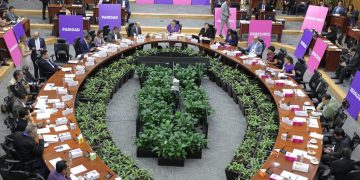 INE aplica multa global a partidos por 1.9 mdp por anomalías en precampaña