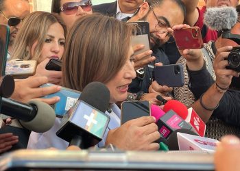 Encuestas ya le “quitan el sueño” a AMLO, dice Xóchitl Gálvez de visita por Aguascalientes