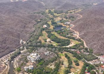 Piden prestadores de servicios turísticos y hoteleros de Huatulco a Xóchitl Gálvez reabrir campo de Golf