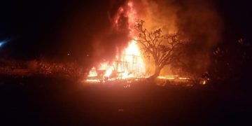 Explotan dos camionetas “huachicoleras”, en Hidalgo