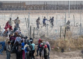 Texas aviva en migrantes el miedo a la detención