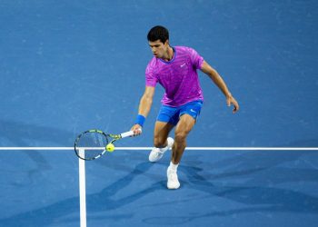 Alcaraz y Jarry alcanzan los cuartos de final en Miami