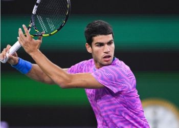 Carlos Alcaraz debuta con triunfo en Indian Wells ante Matteo Arnaldi