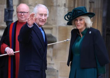 Reaparece Carlos III para acudir a misa de Pascua