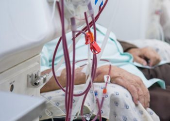 “Ya ha pasado que los pacientes con diálisis se han quedado sin tratamiento por la falta de agua”: Experta