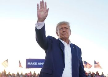 Trump acusa a los medios de sacar de contexto sus palabras sobre el “baño de sangre”