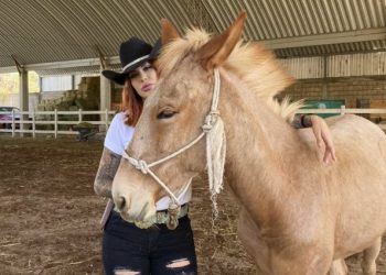 Murió la activista Elena Larrea