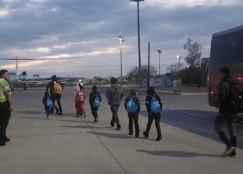 El INM y la Marina realizan retorno a Guatemala de 100 niñas, niños y adolescentes