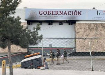 Con misa recuerdan a 40 migrantes fallecidos en incendio en estación migratoria