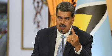 Nicolás Maduro oficializa su aspiración a un tercer mandato presidencial