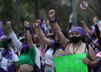 "Jamás se usará la fuerza": Gobierno lanza decálogo a estados para las marchas del 8M