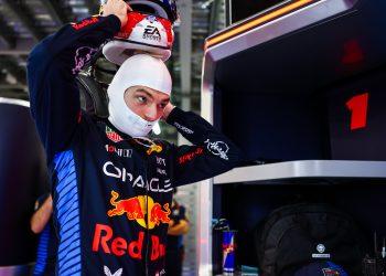 Max Verstappen se lleva la Pole en Arabia Saudita. Checo Pérez saldrá tercero