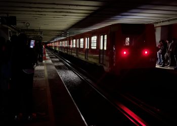 Sin servicio Línea 9 de Chabacano a Tacubaya por fallas del sistema eléctrico