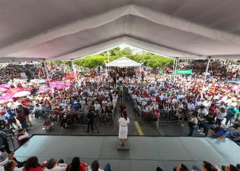 Sheinbaum opina sobre el uso del logo del INE por parte de la oposición