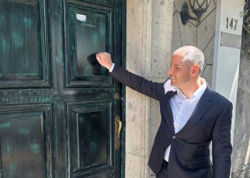Trata de entrar Alejandro Murat a conferencia de Xóchitl Gálvez; anuncia que la demandará por difamación
