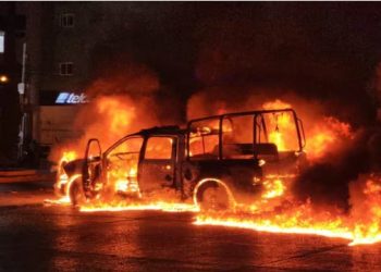 Normalistas de Ayotzinapa y policías se enfrentan en Tixtla, Guerrero, reportan un estudiante muerto