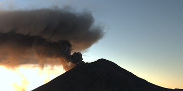 Suspenden actividades en el Aeropuerto Internacional Hermanos Serdán por actividad del Popocatépetl