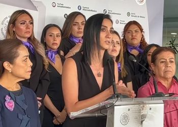 Madre de menor agredida sexualmente exige justicia en el Senado