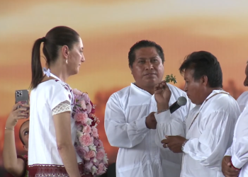 Pueblos mayas nombran “Hermana Mayor” a Claudia Sheinbaum