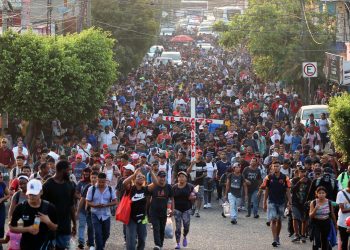 Un ‘Viacrucis’ de 3,000 migrantes parte del sur México para pedir mejores políticas