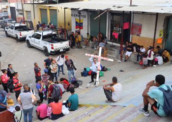 Realizan representación de “Viacrucis migrante” en la frontera sur de México