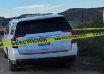Hallan 5 cuerpos en camioneta abandonada en Jalisco