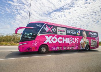 Presenta Xóchitl Gálvez “Xóchibus” con el que recorrerá el país