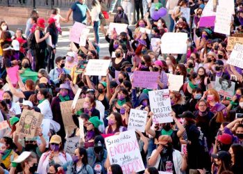Movimiento Feminista en Zacatecas piden renuncia del secretario de Gobierno estatal por agresiones en el 8M