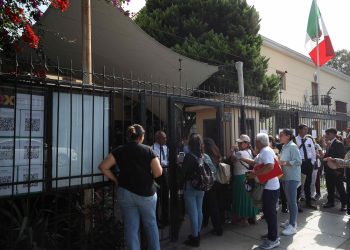 Peruanos piden explicaciones por imposición de visa