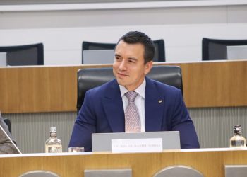 Ecuador vota reformas de Noboa para combatir al crimen y crear empleo