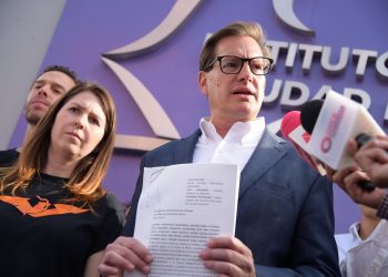 CDMX: Chertorivski impugna acuerdo sobre colocación de propaganda electoral