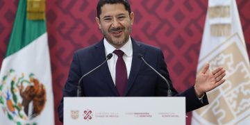 “Oscurantista y medieval” llama Batres a IECM por cártel inmobiliario