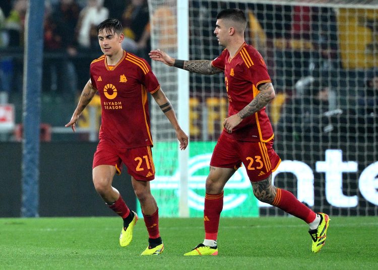 Rome (Italy), 18/04/2024.- AS Roma's Paulo Dybala (L) celebrates with his teammate Gianluca Mancini after scoring the 2-0 lead during the UEFA Europa League quarter-finals, 2nd leg soccer match between AS Roma and AC Milan in Rome, Italy, 18 April 2024. (Italia, Roma) EFE/EPA/ETTORE FERRARI