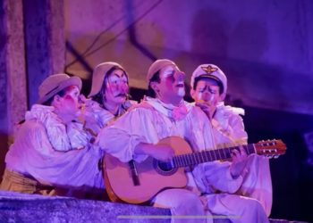 El navío de los ingenuos, una singular tripulación de payasos que te divertirán