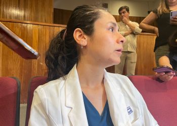 Amenazan médicos despedidos con manifestarse en Palacio Nacional
