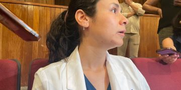 Amenazan médicos despedidos con manifestarse en Palacio Nacional