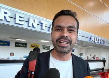 Con ovaciones reciben a Jorge Álvarez Máynez en Sinaloa